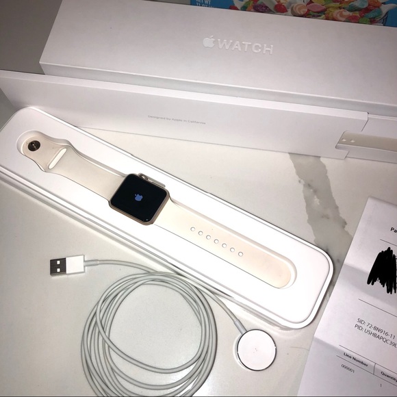 Apple Watch - Picture 1 of 6